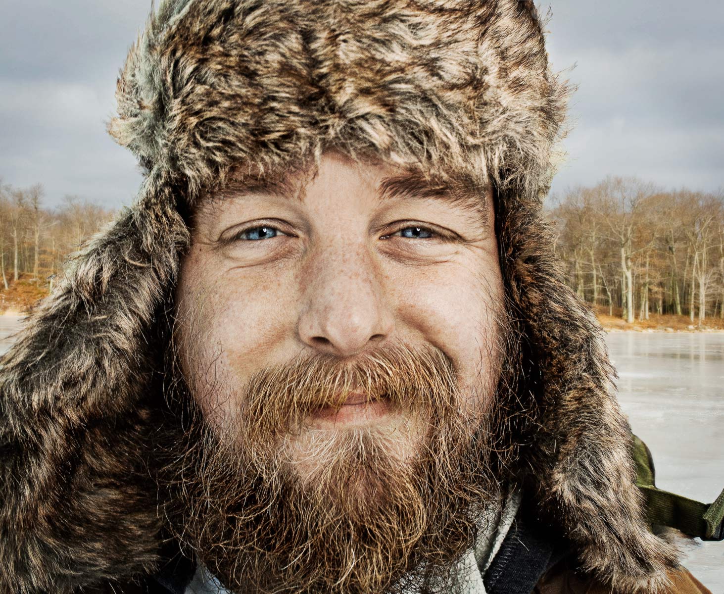 IceFisherman_CloseUp_Background_rough_V2